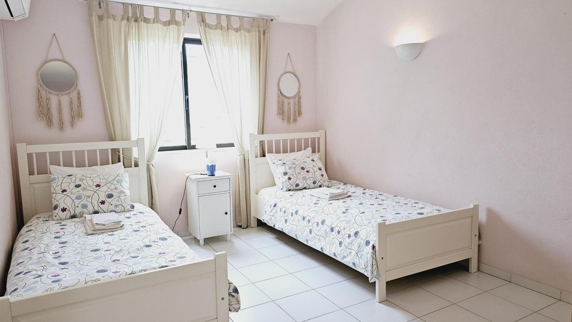 Villa charmosa junto à praia e à Marina de Vilamoura. Piscina. Wi-fi. Quarteira Extérieur photo